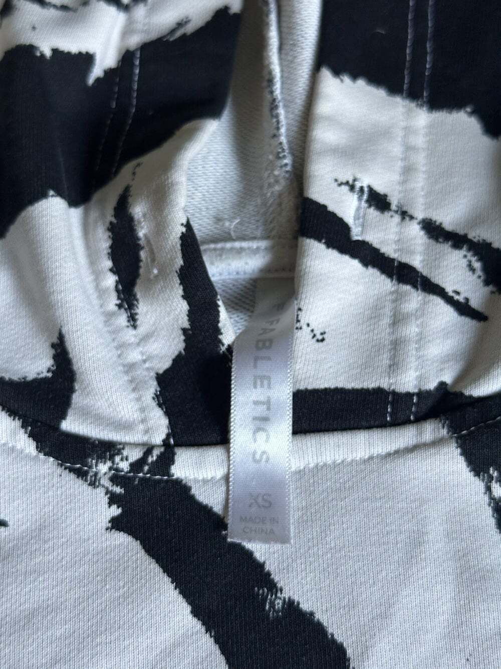 Fabletics Jasmine Tie Dye Hoodie Black White Oversized Women’s XS - Picture 2 of 6